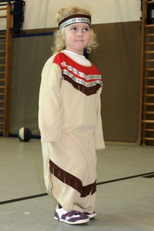 Mannequin Tijana Kretzer als Indianer - Bild: Elke Reinhardt